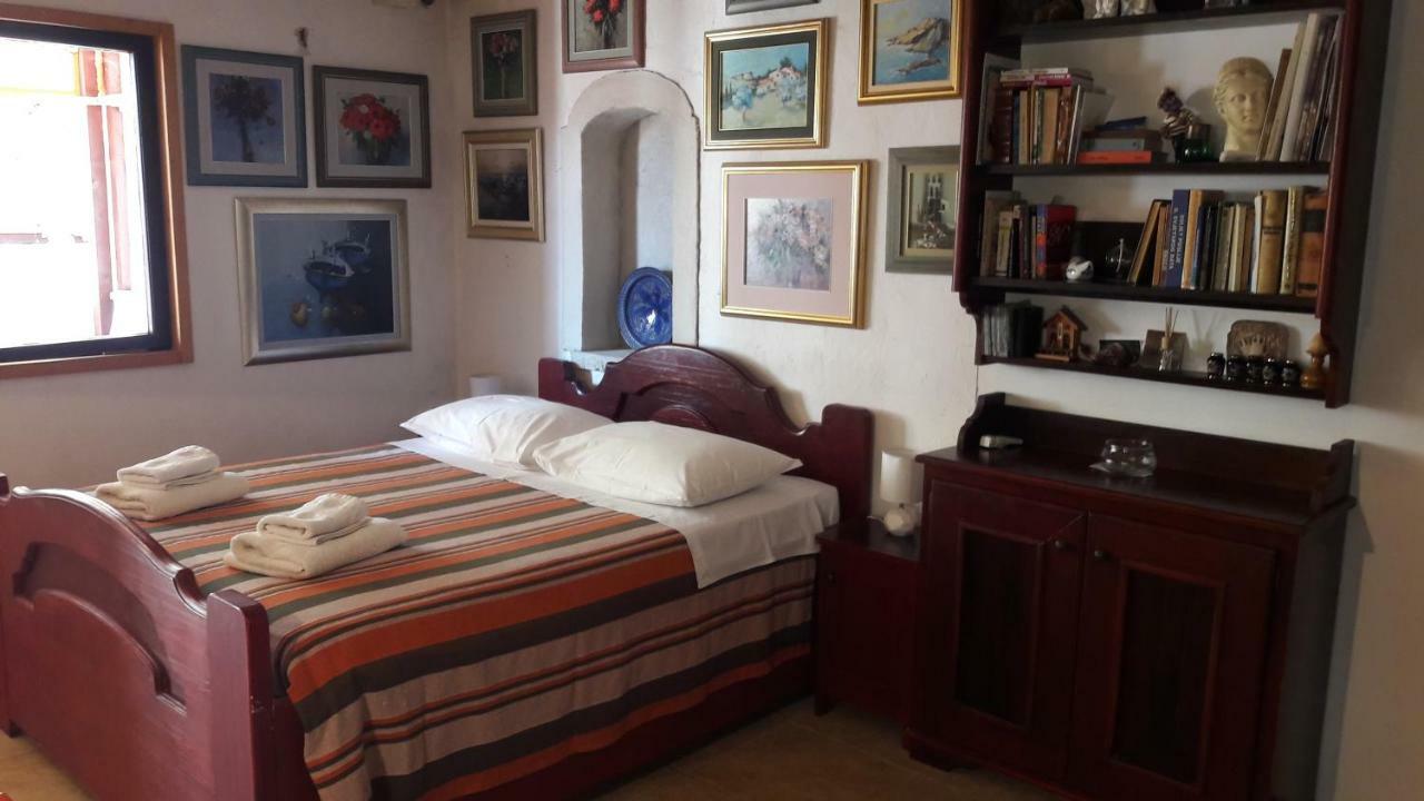 Apartments Picasso Komiža Buitenkant foto