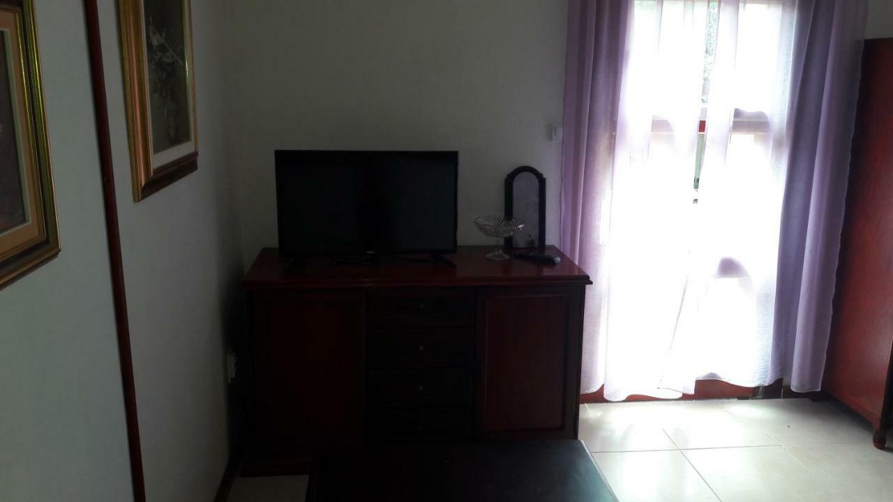 Apartments Picasso Komiža Buitenkant foto